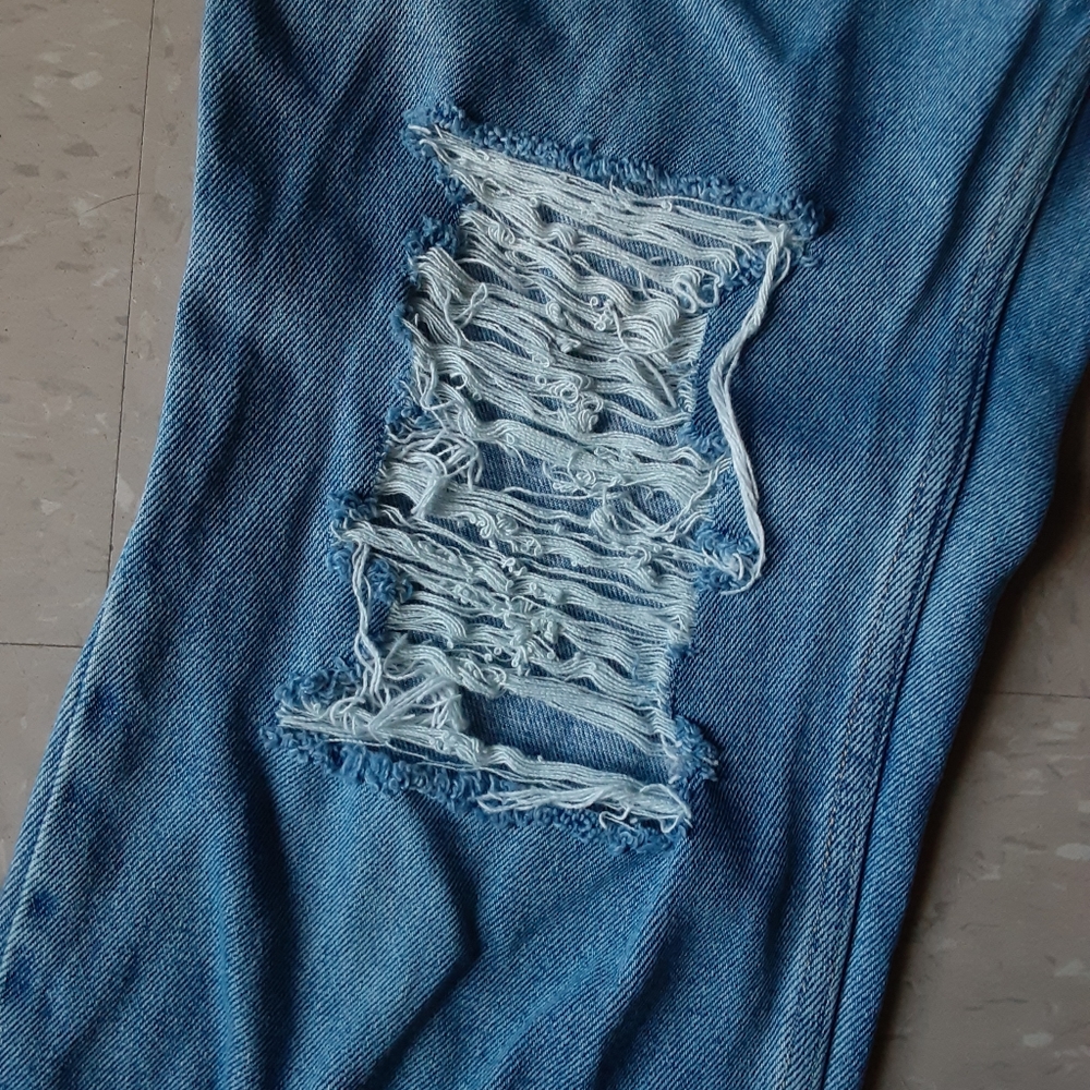 IZOD Blue Denim Ripped Jeans - Picture 3 of 6